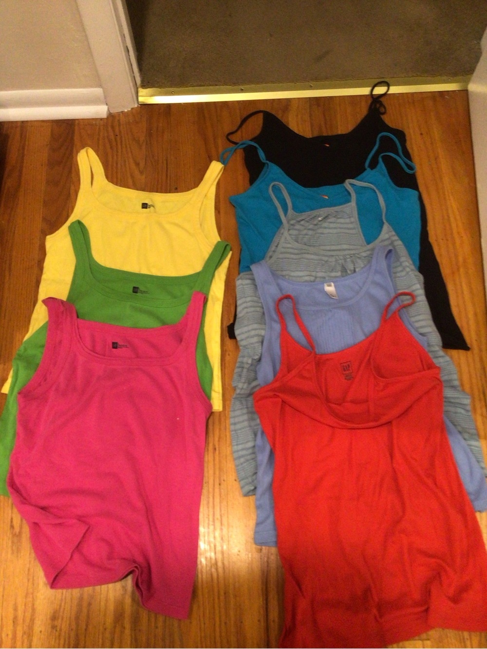 BUNDLE OF “8” TANK TOPS- MULTICOLORS- GAP & OLD NAVY- SIZE LG